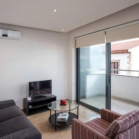 Dios Ponte Finikoudes Beachfront לרנקה