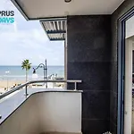 度假居 Dios Ponte Finikoudes Beachfront *