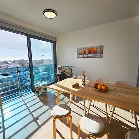 بيت للعطل Dios Ponte Finikoudes Beachfront