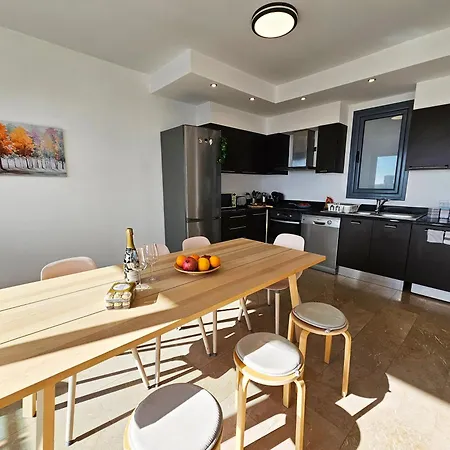 بيت للعطل Dios Ponte Finikoudes Beachfront