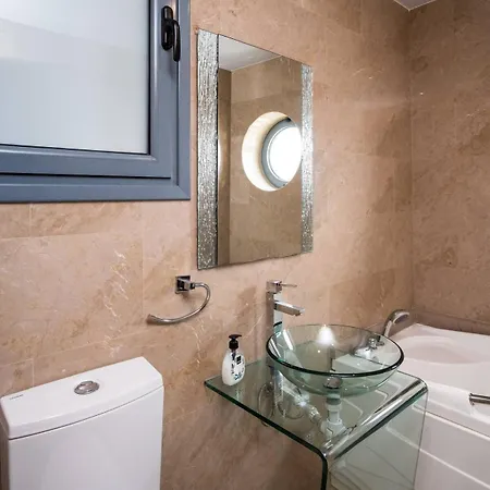 Case de vacanță Dios Ponte Finikoudes Beachfront