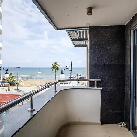 Dios Ponte Finikoudes Beachfront Διαμέρισμα Λάρνακα