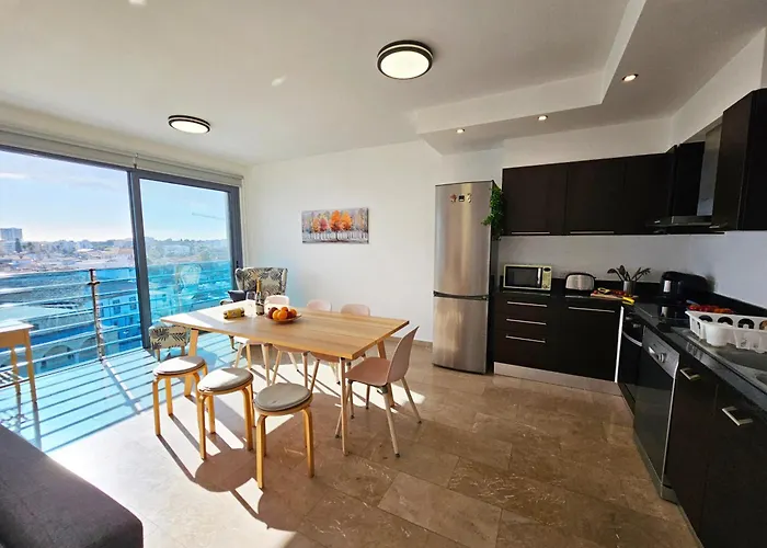 Prázdninový dům Dios Ponte Finikoudes Beachfront *